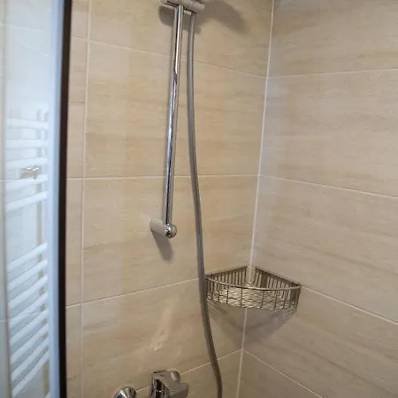 Han/Misafirhane соколови къщи Gabrova